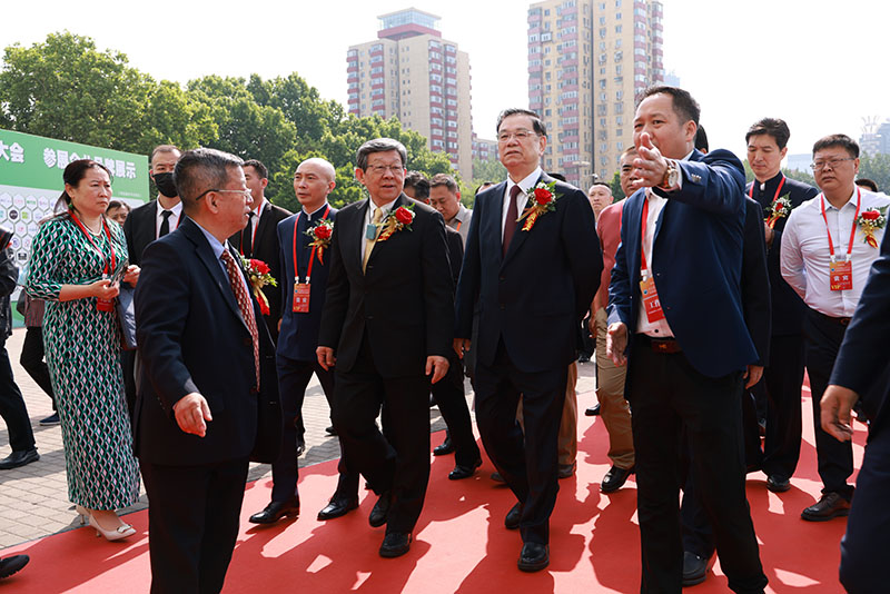 XUBO9980.jpg XUBO9980.jpg